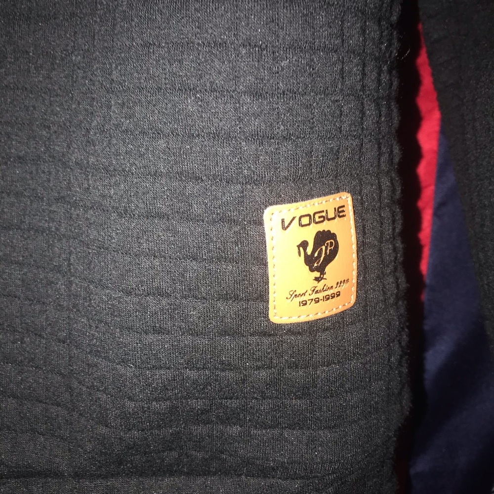 A jacket - Picture 3 of 3